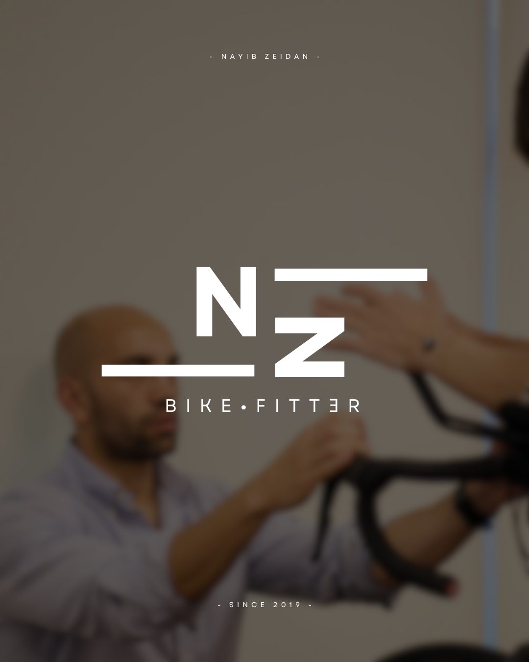 Ajuste de precisión del manubrio durante una sesión de Bike Fit Precision